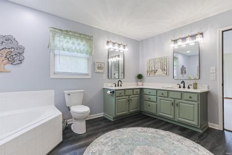 10333 Dunn Road Osceola IN 46561