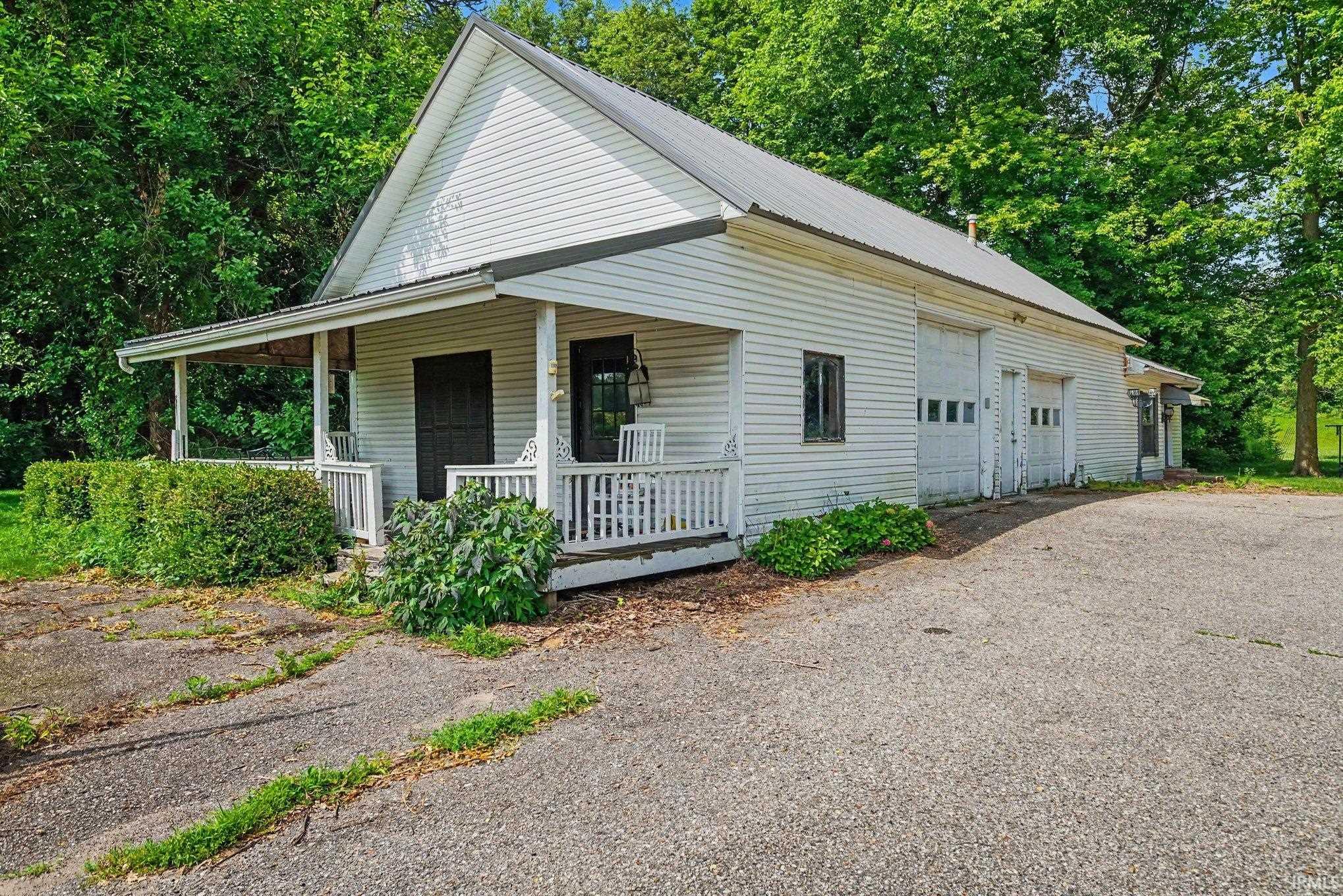 14016 Dragoon Trail Mishawaka IN 46544