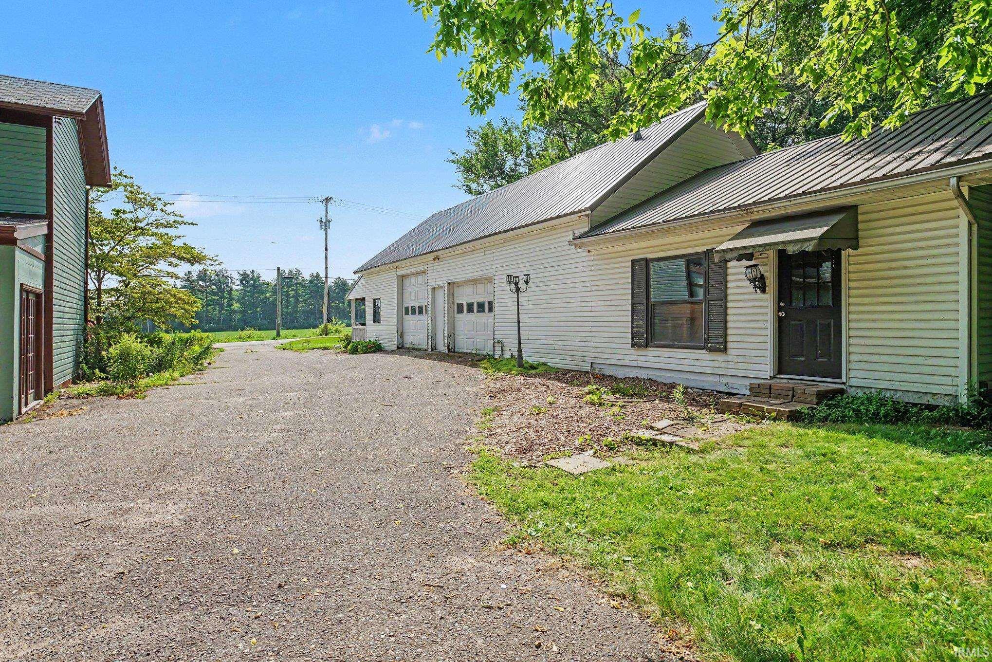 14016 Dragoon Trail Mishawaka IN 46544