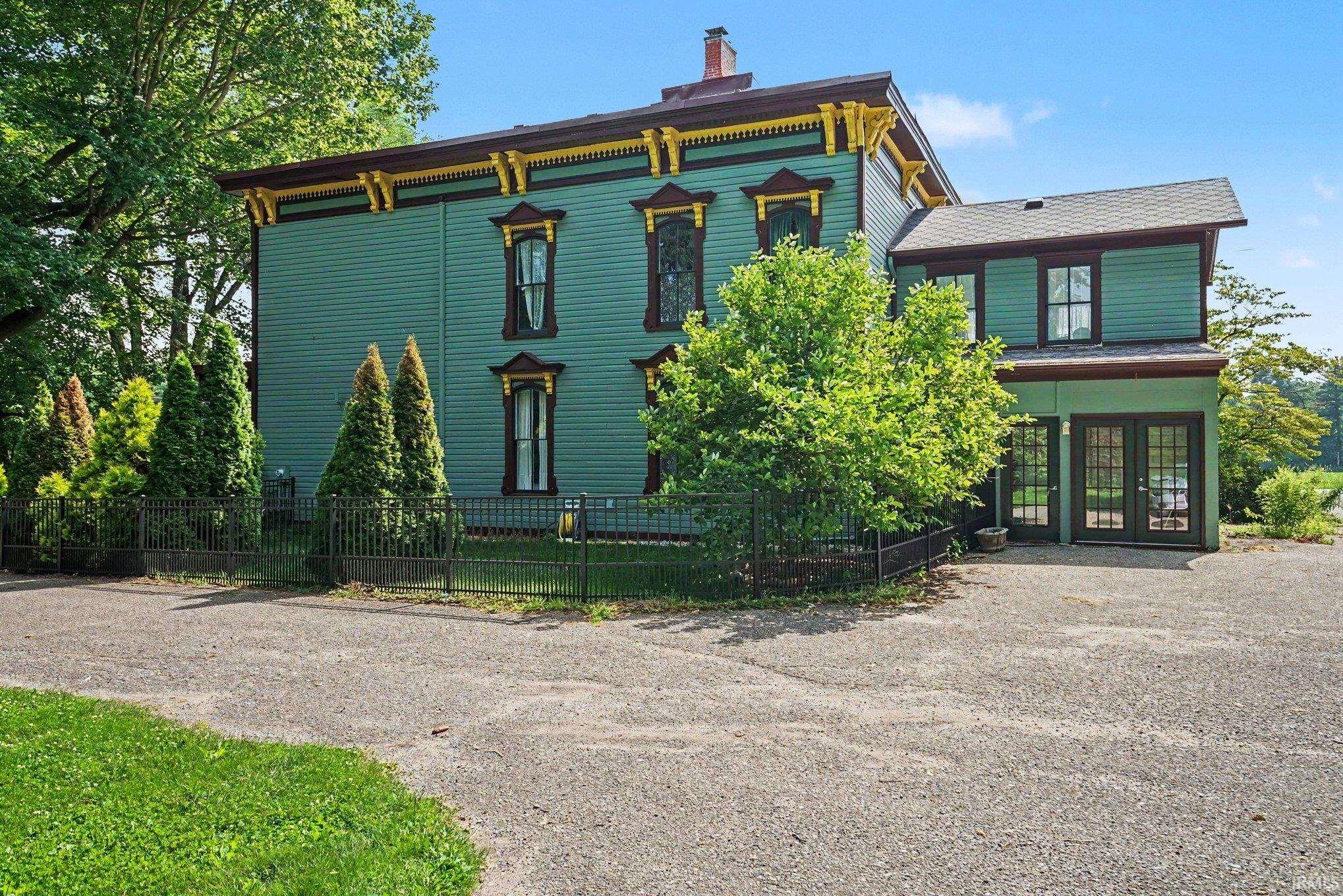 14016 Dragoon Trail Mishawaka IN 46544
