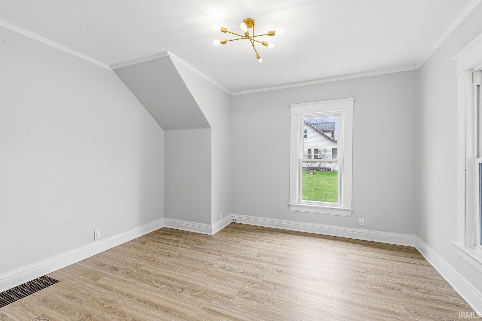 1434 E 4th Street Mishawaka IN 46544
