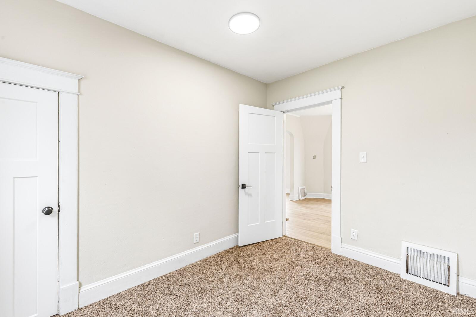 1434 E 4th Street Mishawaka IN 46544