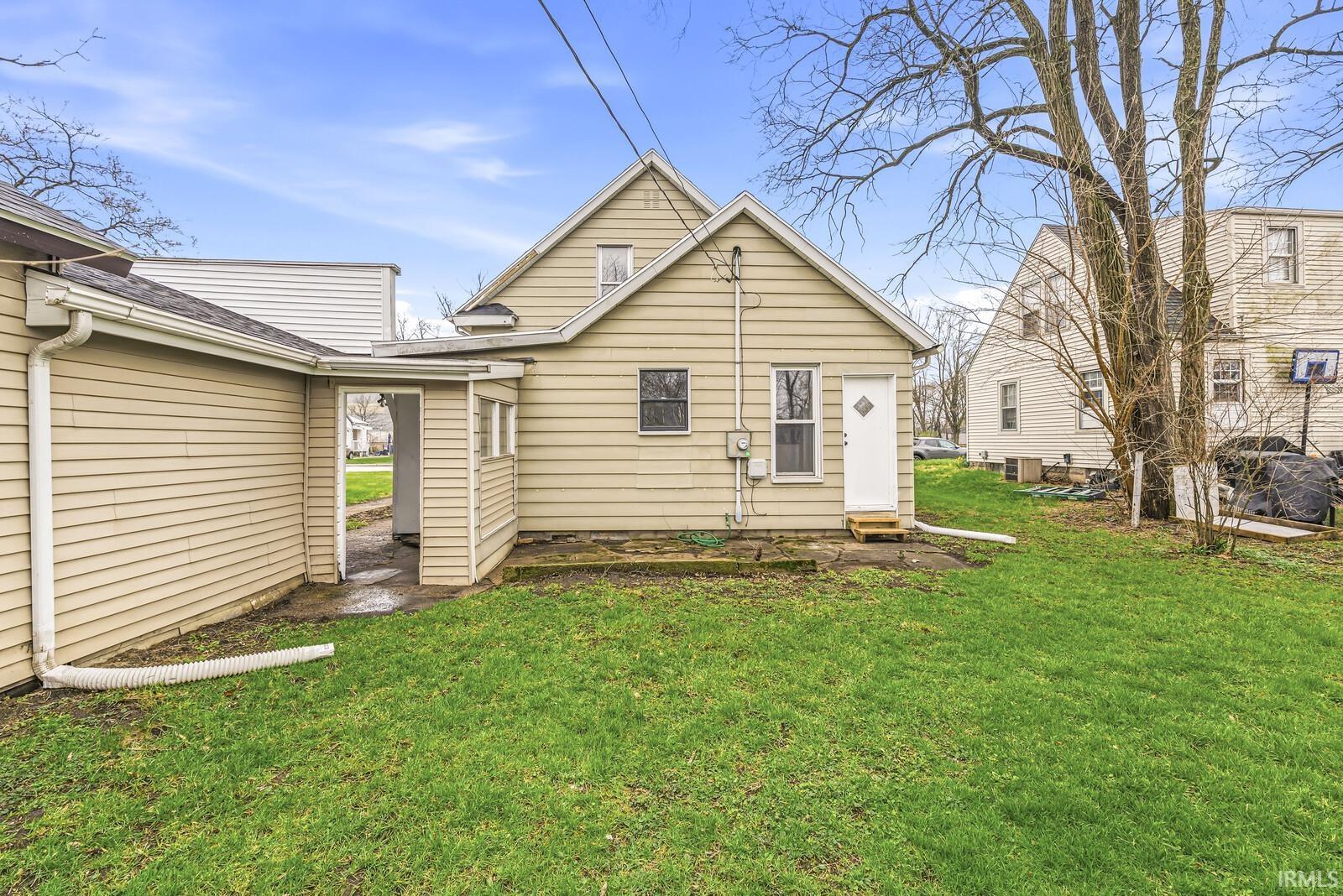 1434 E 4th Street Mishawaka IN 46544