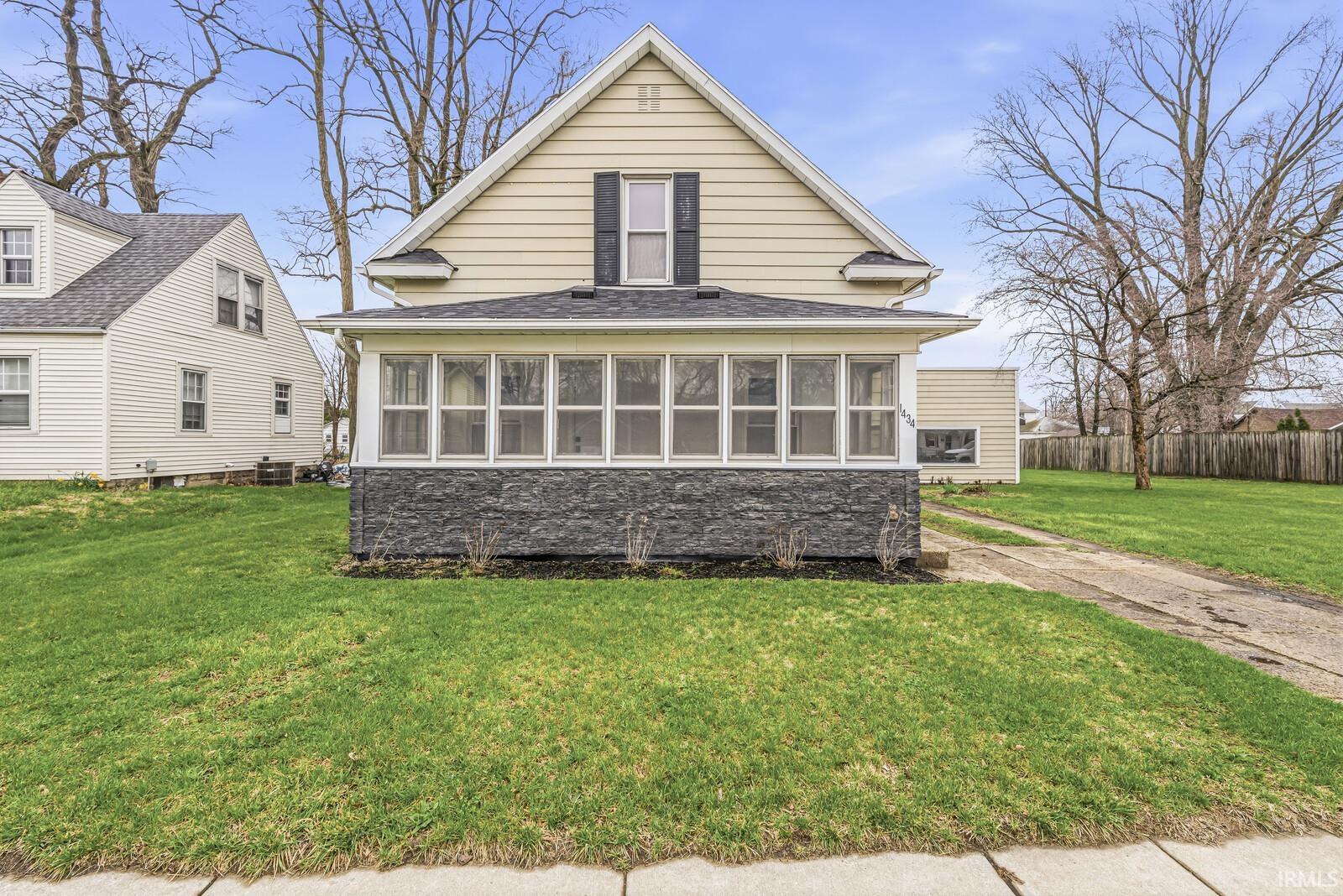 1434 E 4th Street Mishawaka IN 46544