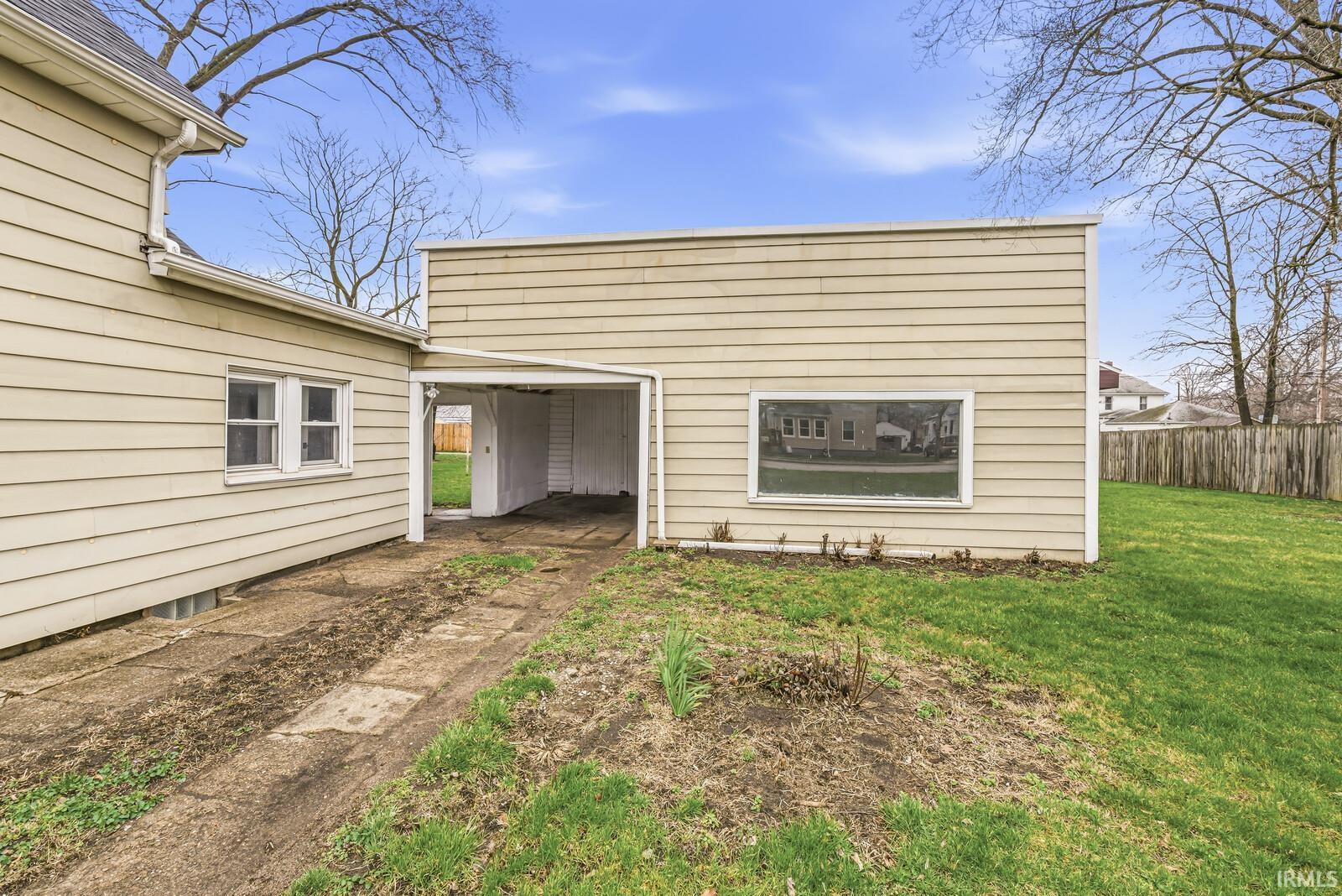 1434 E 4th Street Mishawaka IN 46544