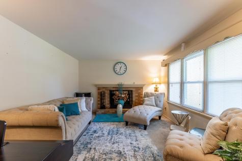 6632 Clovercrest Drive Fort Wayne IN 46815