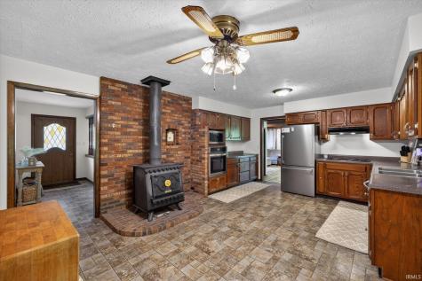 982 E Coonpath Road Spencer IN 47460