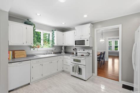 1208 Woodlawn Drive New Castle IN 47362
