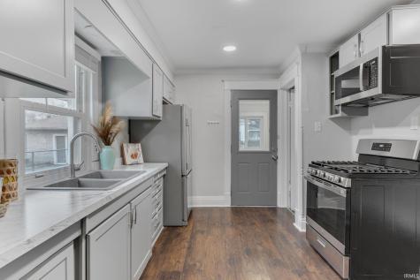 946 S 28th Street South Bend IN 46615