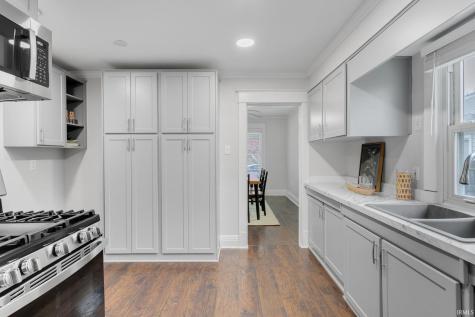 946 S 28th Street South Bend IN 46615