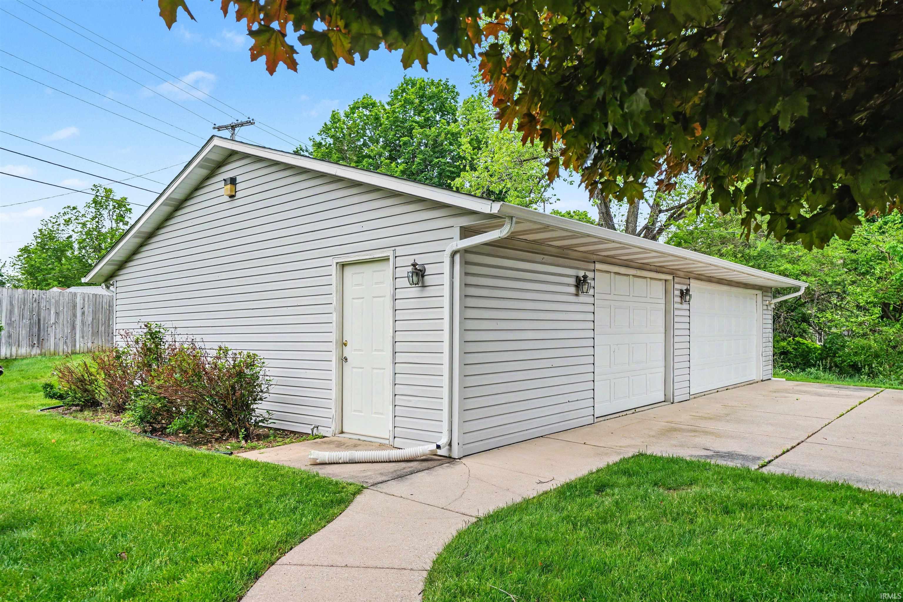 1212 Echo Drive South Bend IN 46614