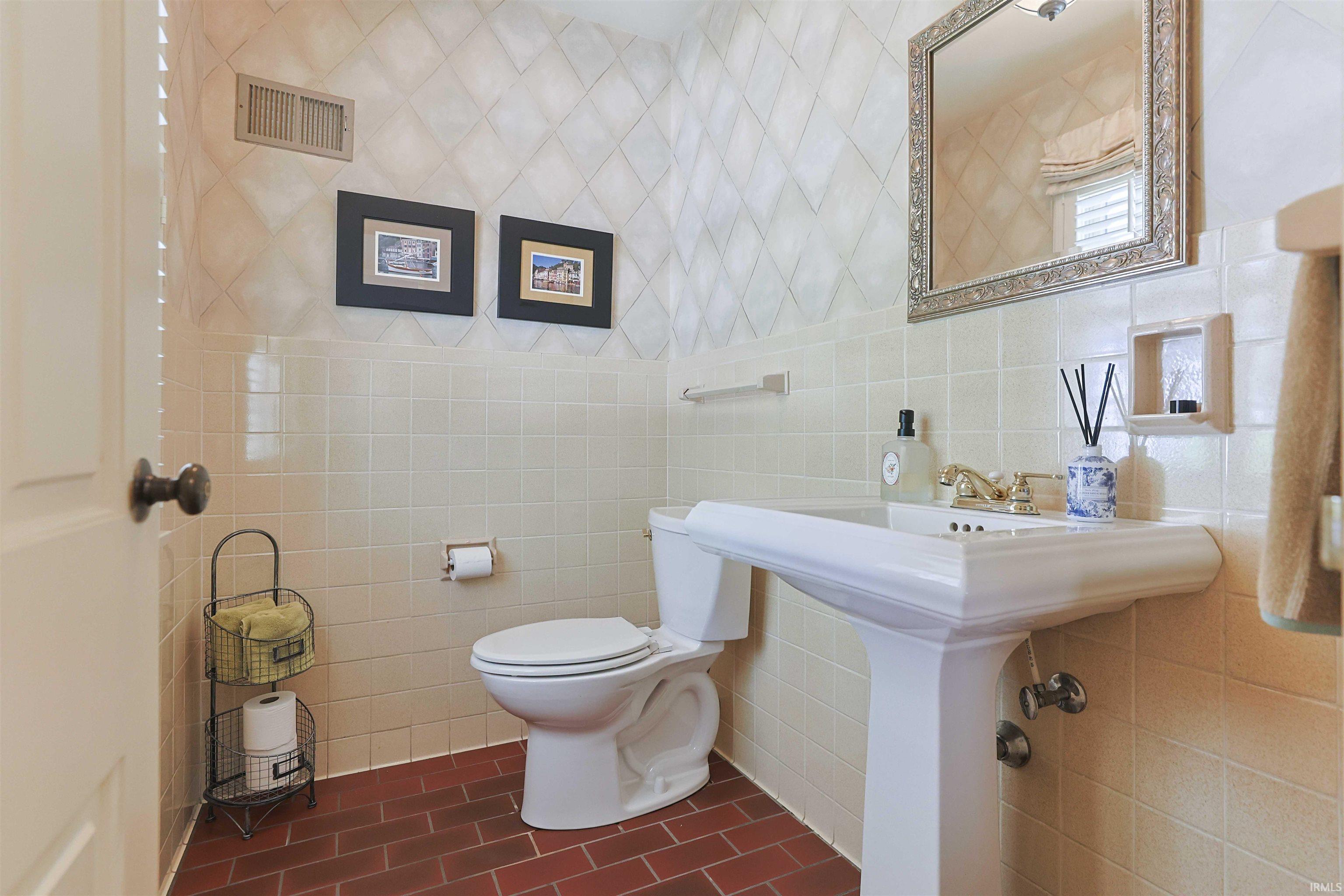 1326 Garland Road South Bend IN 46614