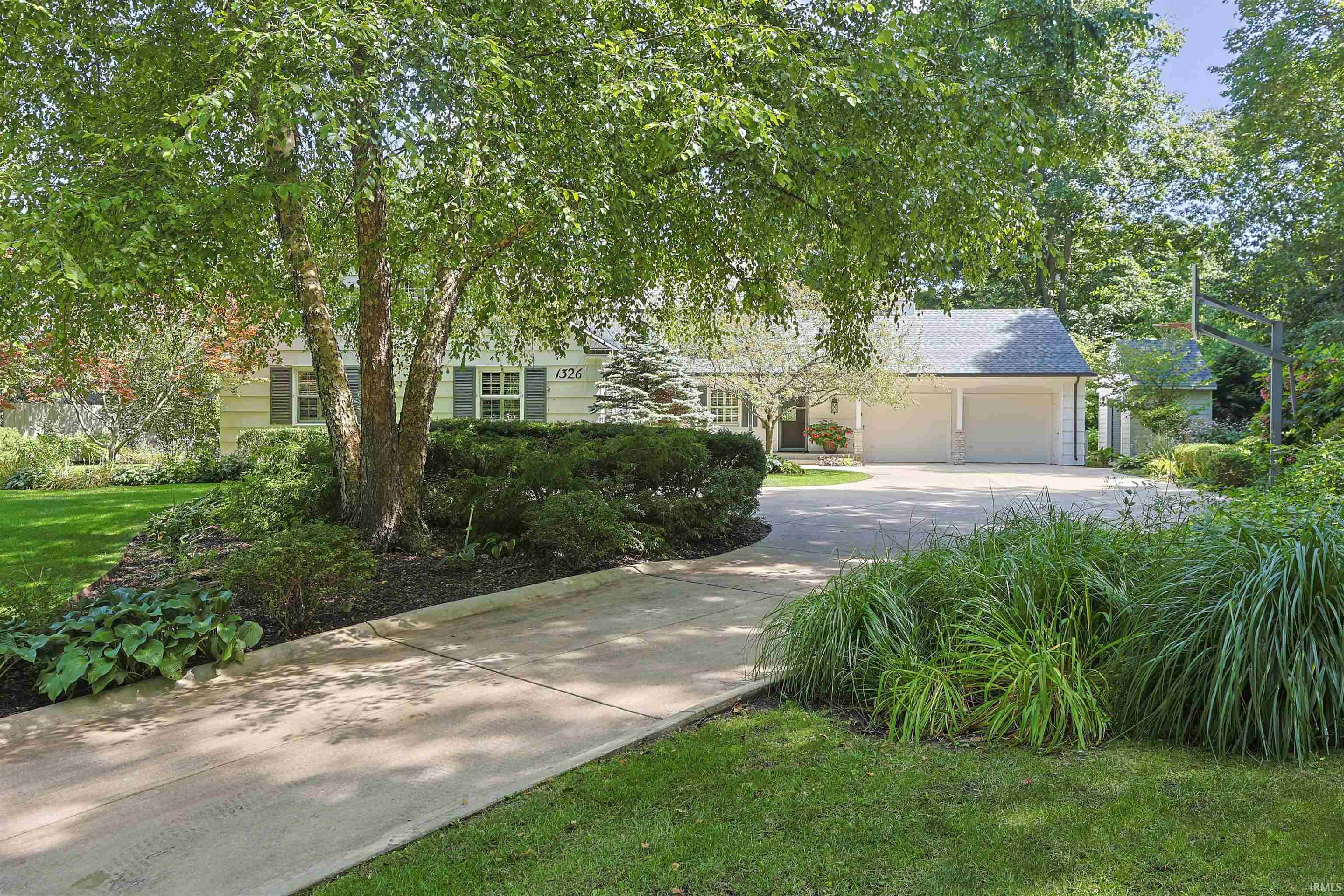 1326 Garland Road South Bend IN 46614