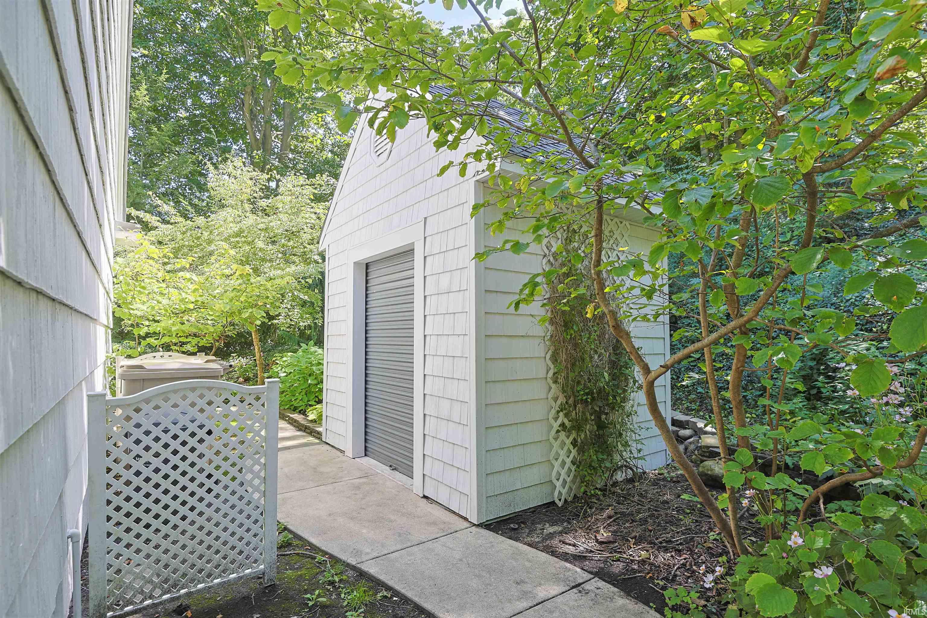 1326 Garland Road South Bend IN 46614