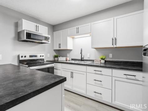 1808 W Braewick Drive Marion IN 46952