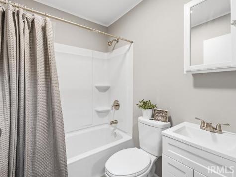 1808 W Braewick Drive Marion IN 46952