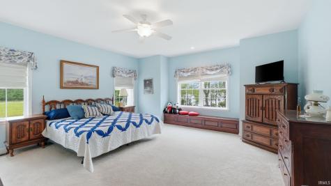 6260 N 100 W Road Howe IN 46746