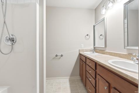 5322 Myanna Lane Fort Wayne IN 46835