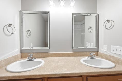 5322 Myanna Lane Fort Wayne IN 46835