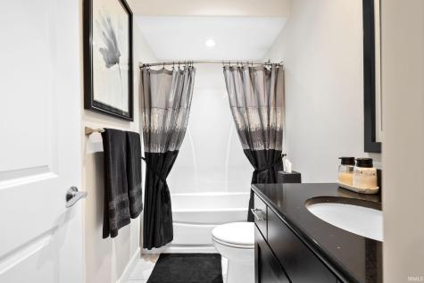51607 Meadow Pointe Granger IN 46530