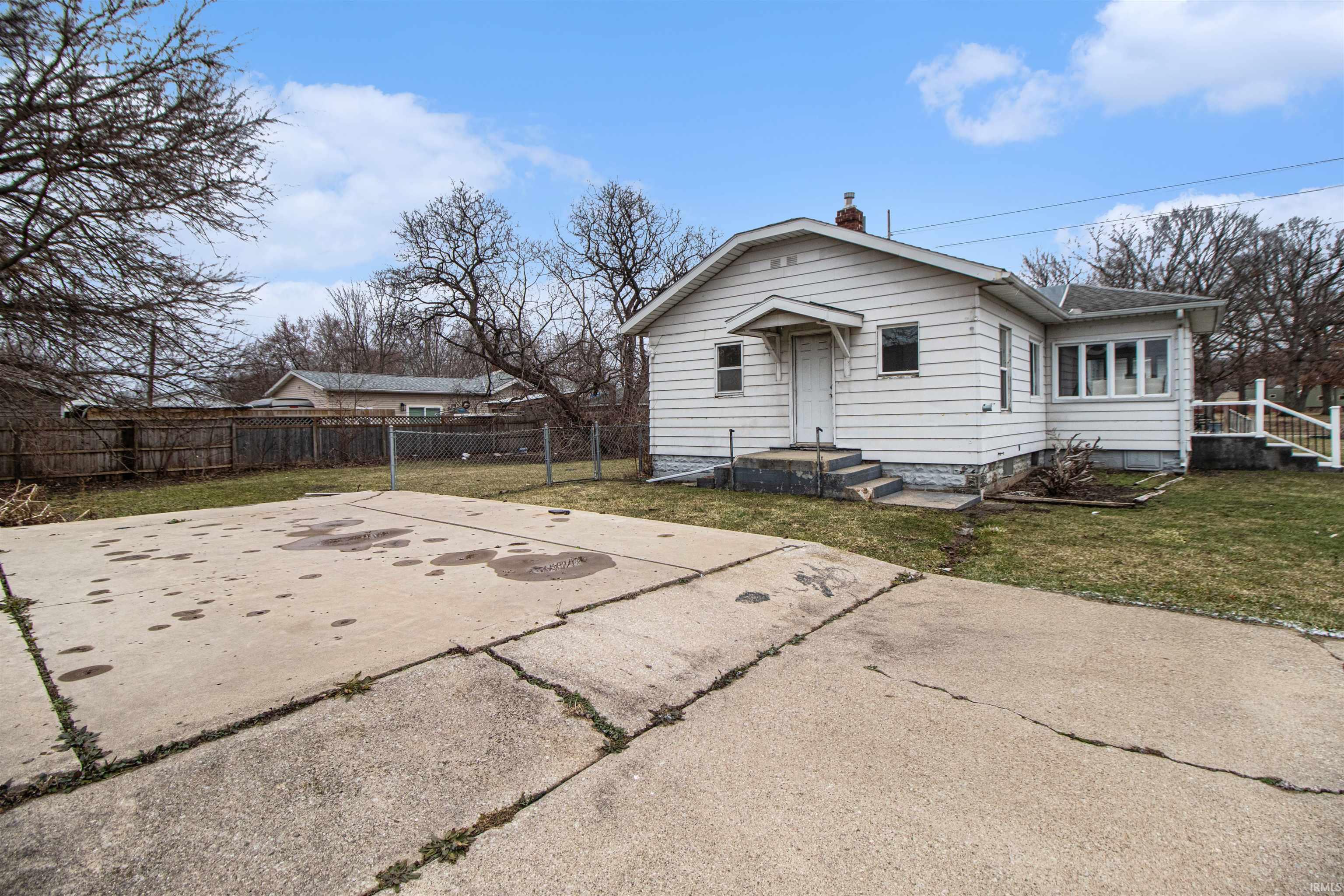 3005 Roger Street South Bend IN 46628