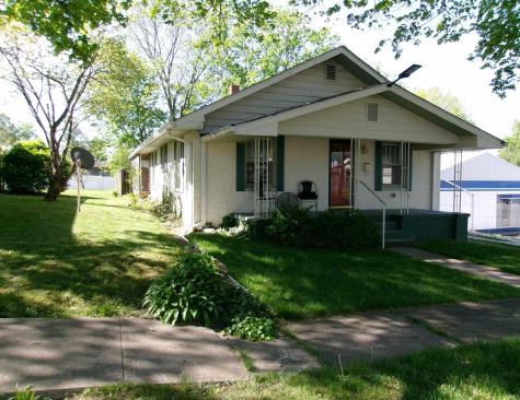 131 E Mechanic Street Bloomfield IN 47424