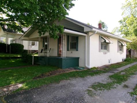 131 E Mechanic Street Bloomfield IN 47424