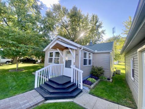 752 S Hastings Street Nappanee IN 46550