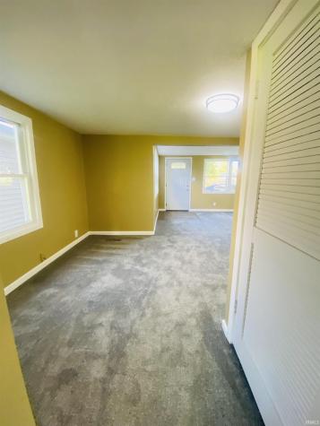 752 S Hastings Street Nappanee IN 46550