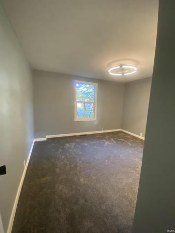 752 S Hastings Street Nappanee IN 46550