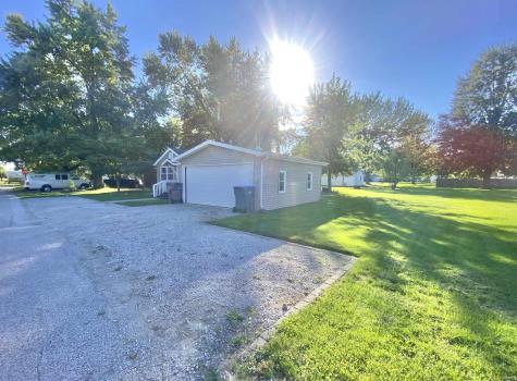 752 S Hastings Street Nappanee IN 46550