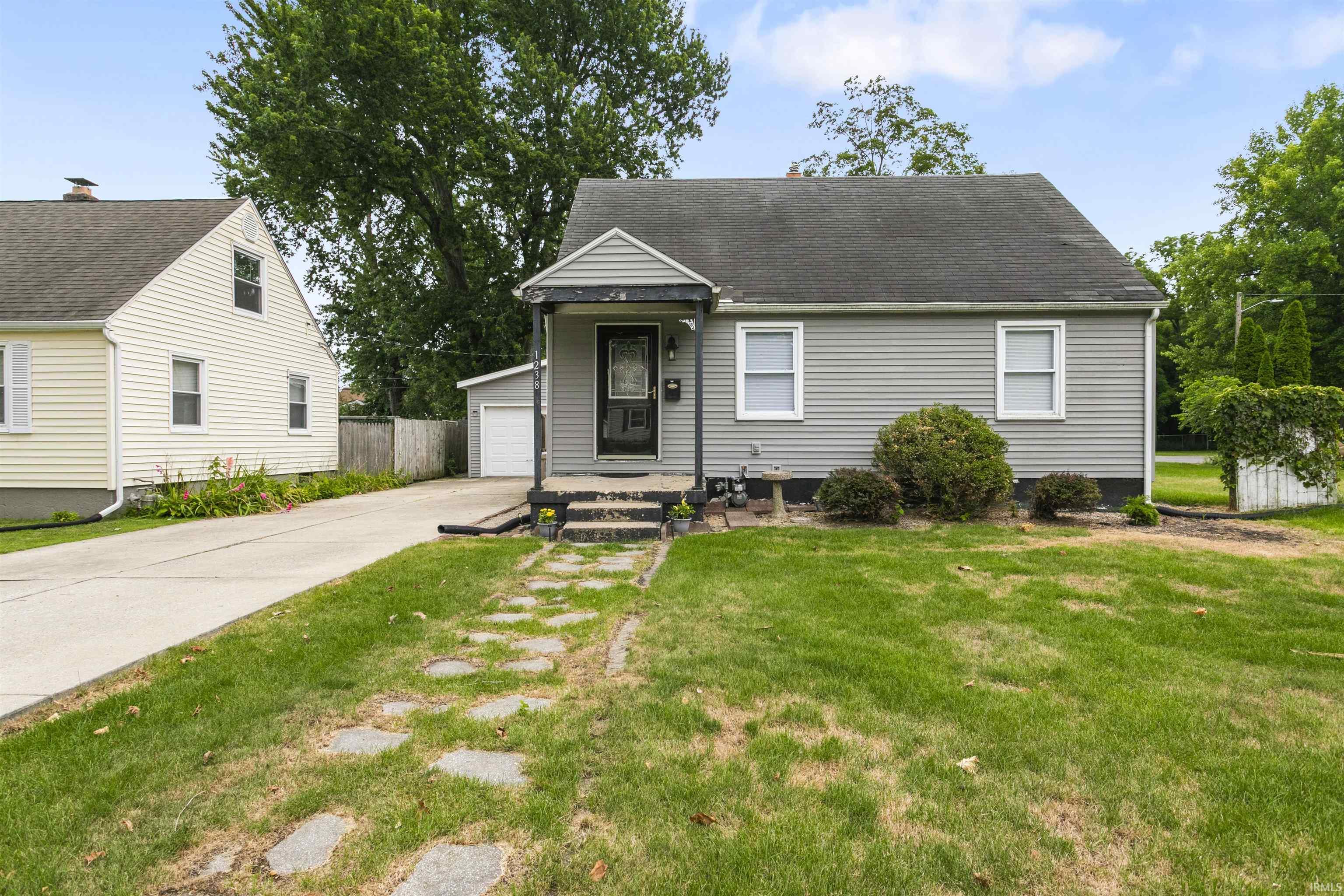 1238 Academy Place South Bend IN 46616