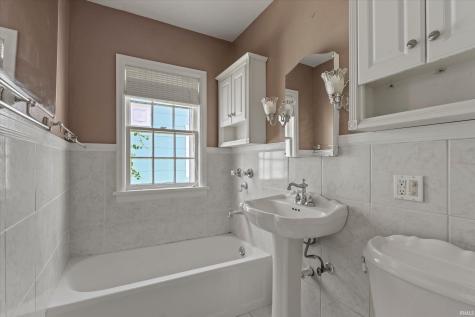 413 Tonti Street South Bend IN 46517