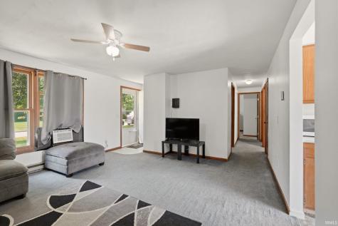 627 E Jefferson Street Warren IN 46792