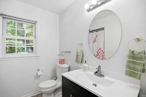 6902 Mohican Trail Fort Wayne IN 46804