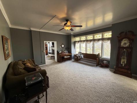 289 N Main Street Linton IN 47441