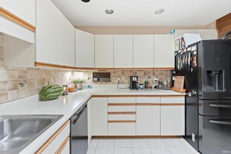 3323 Sudbury Place Fort Wayne IN 46815