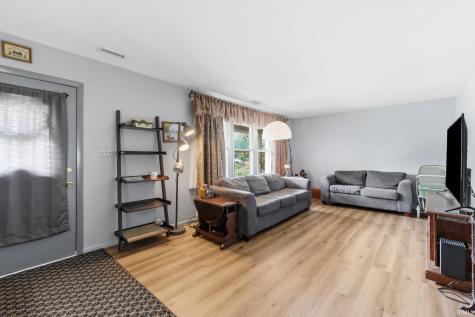 3323 Sudbury Place Fort Wayne IN 46815