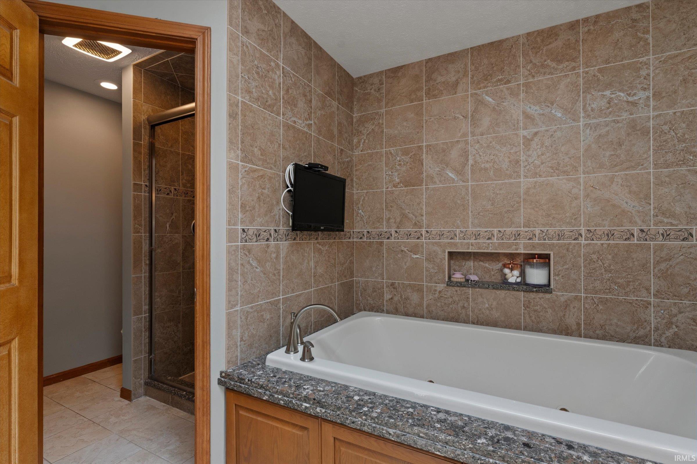 21495 Old Walnut Court South Bend IN 46628