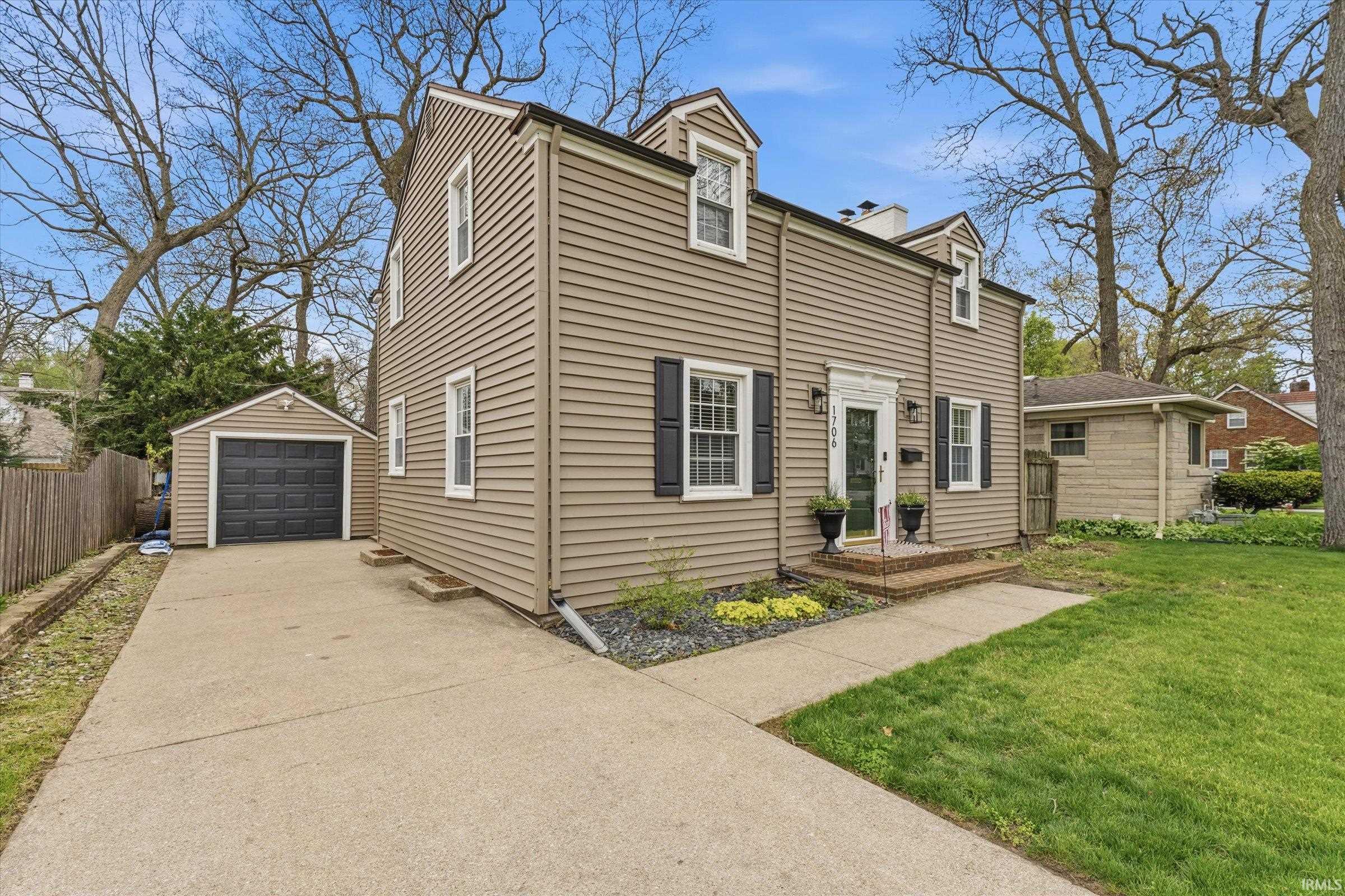1706 Mckinley Avenue South Bend IN 46617