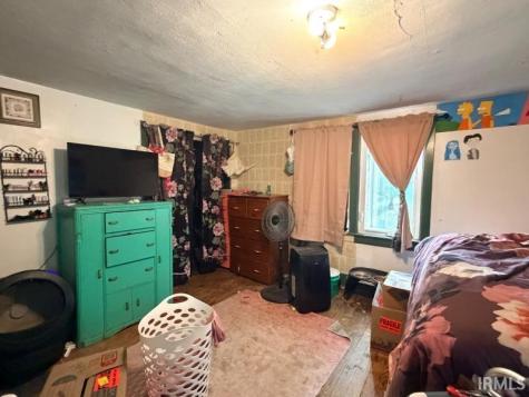 1032 E 3rd Street Mishawaka IN 46544