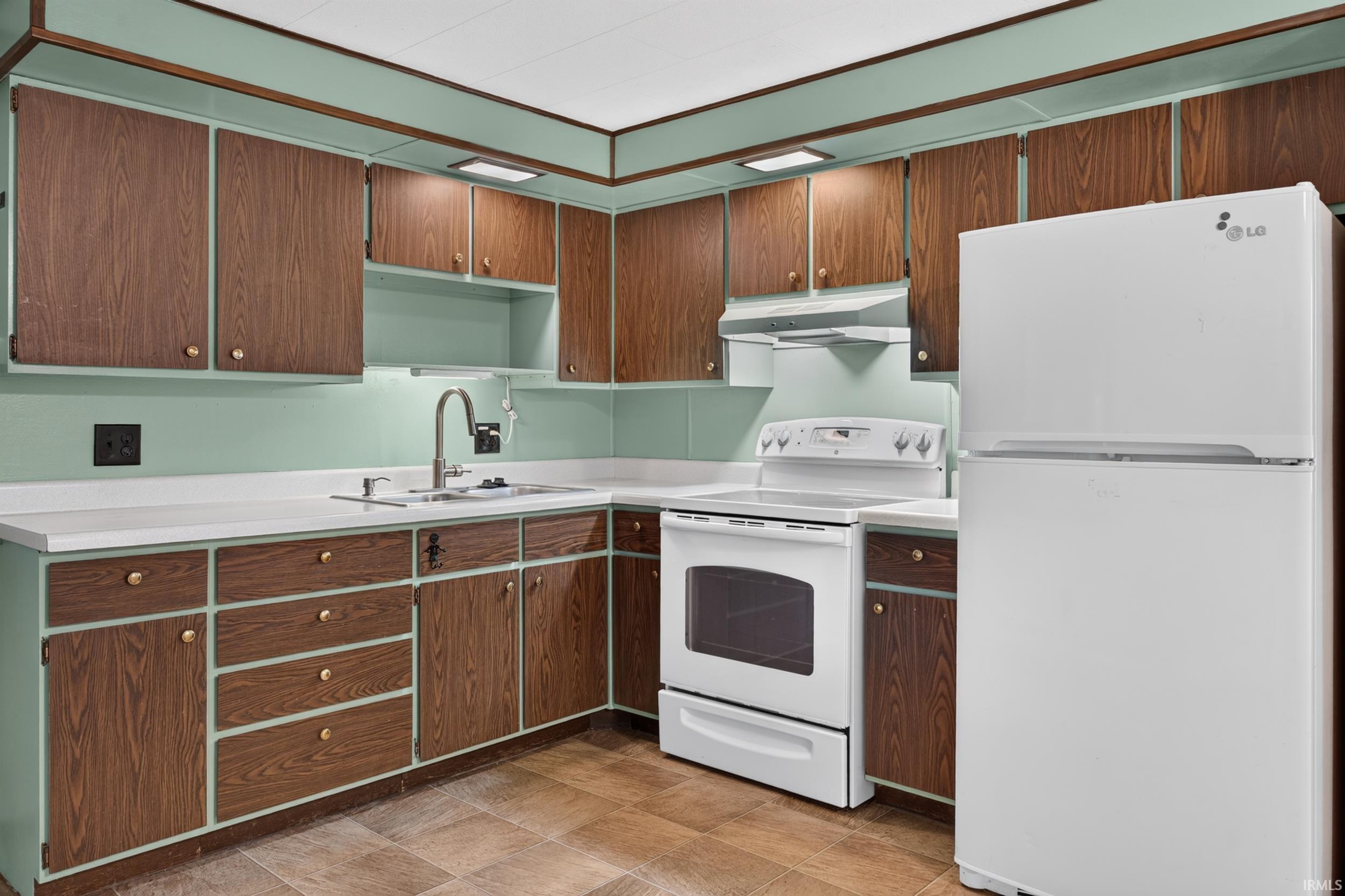 902 N Townline Lagrange IN 46761