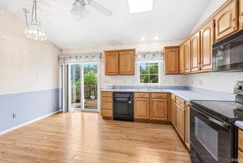 5318 Larkspur Drive South Bend IN 46614