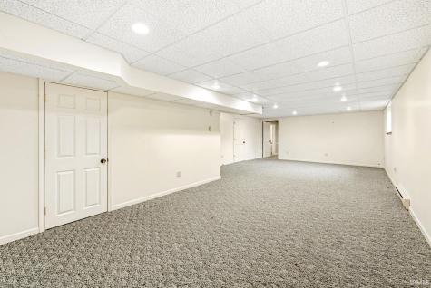 5318 Larkspur Drive South Bend IN 46614