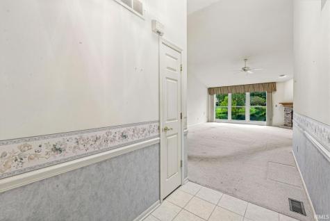 5318 Larkspur Drive South Bend IN 46614