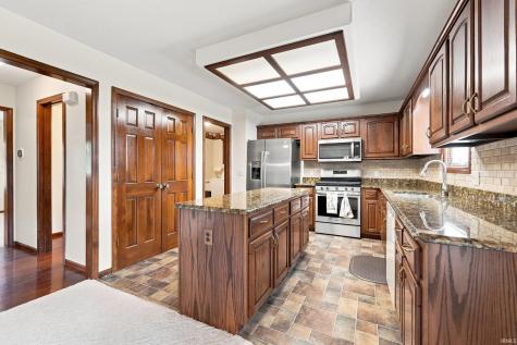 2127 Caravelle Drive Fort Wayne IN 46814