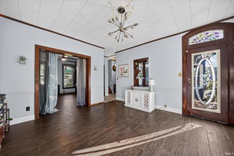 402 N Main Street Nappanee IN 46550