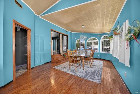 402 N Main Street Nappanee IN 46550