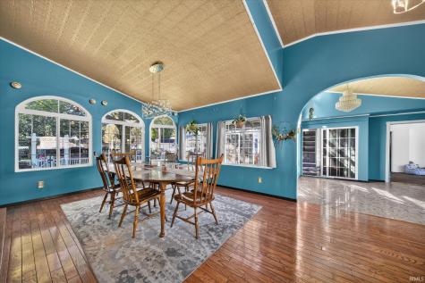 402 N Main Street Nappanee IN 46550