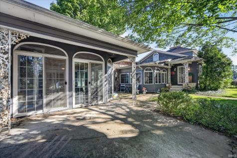 402 N Main Street Nappanee IN 46550